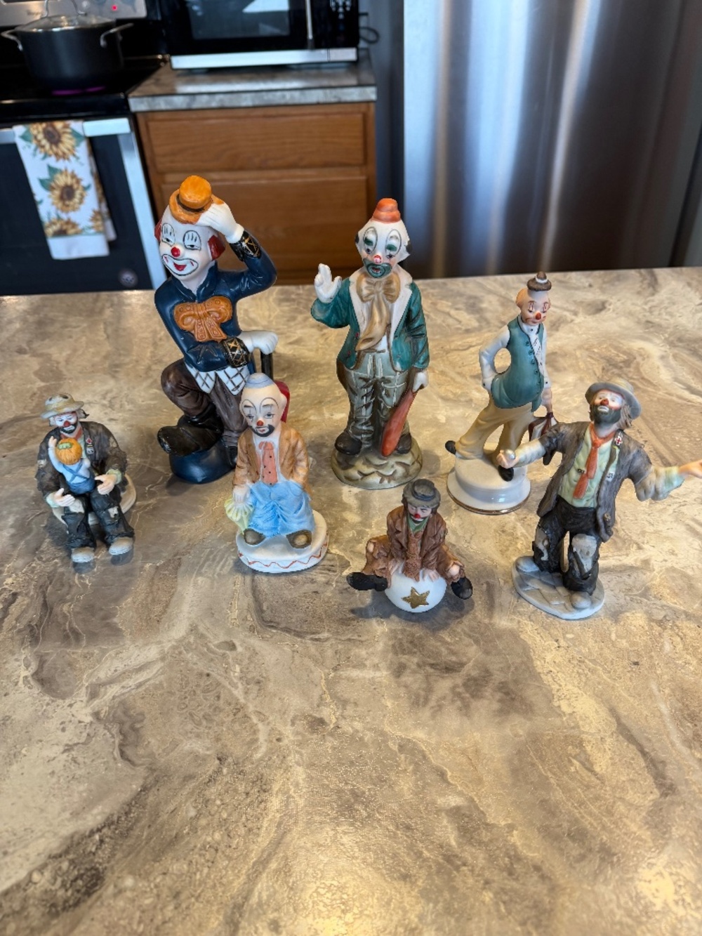 Clown collection, total of seven clowns